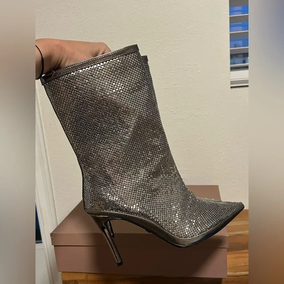 Carvela Armour Boot. Size 8. 4” heel. Excellent Condition. - Picture 5 of 7